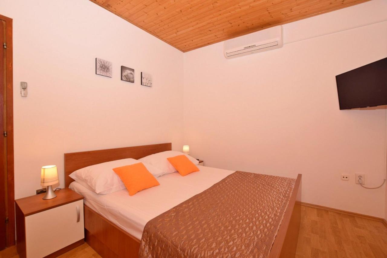 Apartments Andrija Pirovac Εξωτερικό φωτογραφία